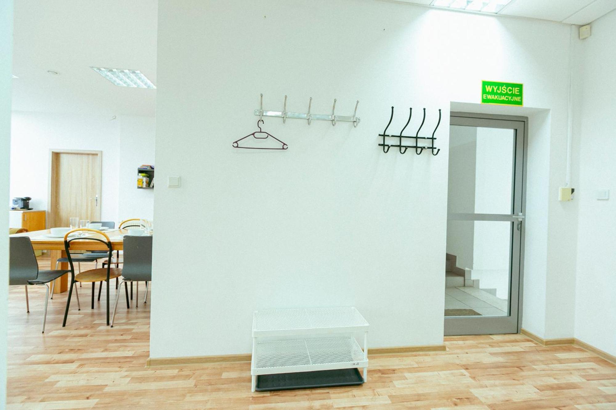 Hostel Metro Kabaty وارسو المظهر الخارجي الصورة
